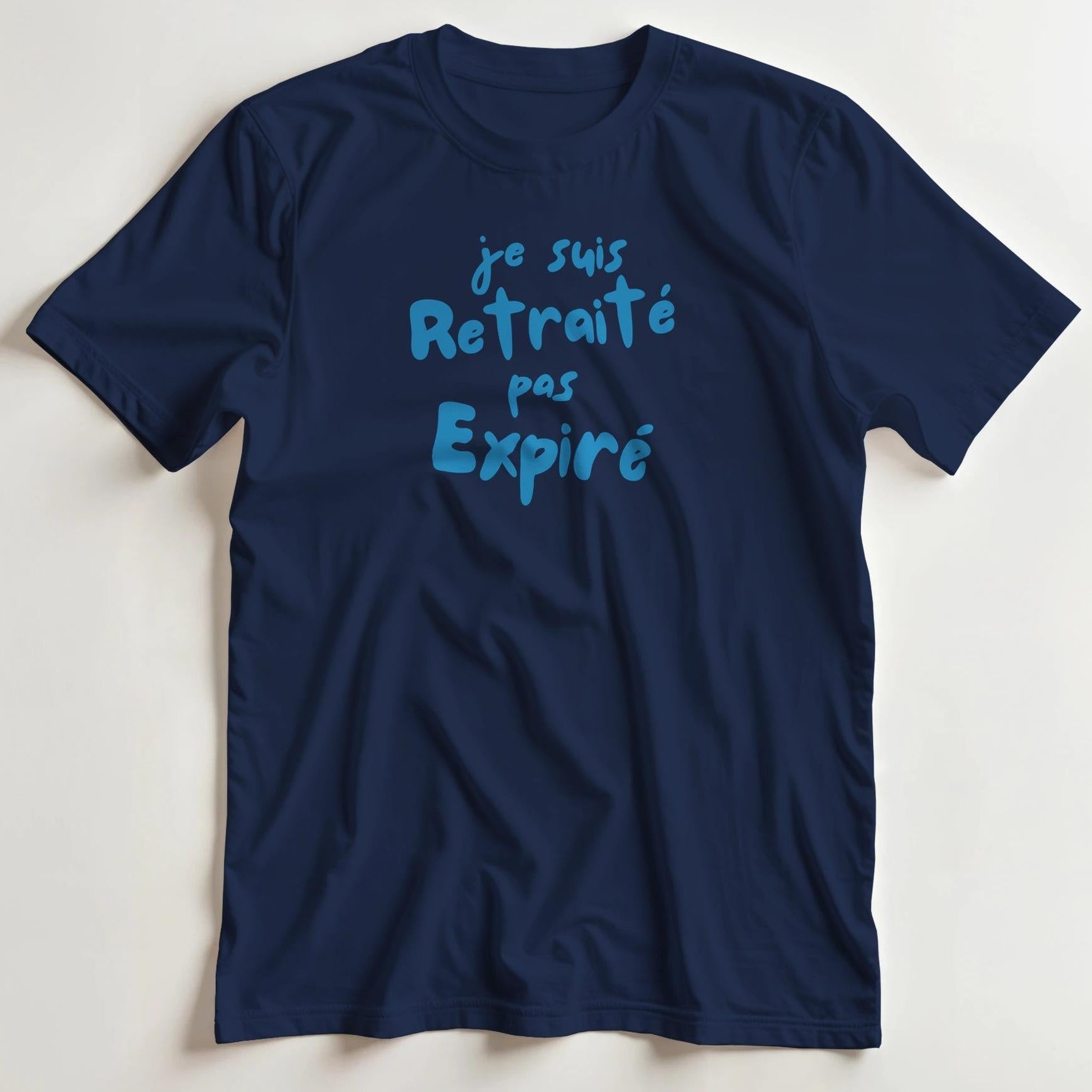 T-shirt en coupe unisexe et 100% coton en Marine M imprimé avec un design Retraité Pas Expiré T-Shirt .