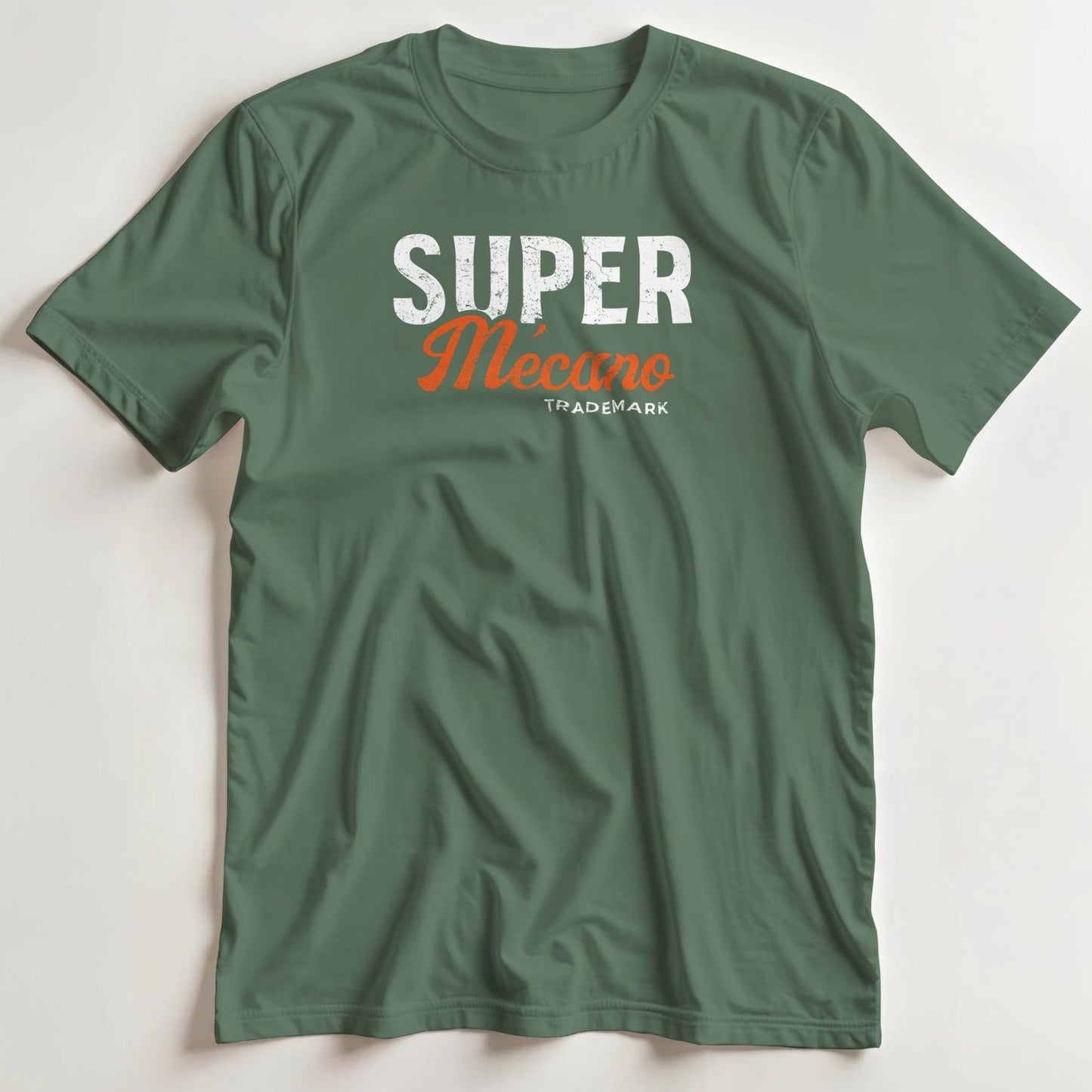 T-shirt en coupe unisexe et 100% coton en Vert Mil. M imprimé avec un design Super Mécano T-Shirt .