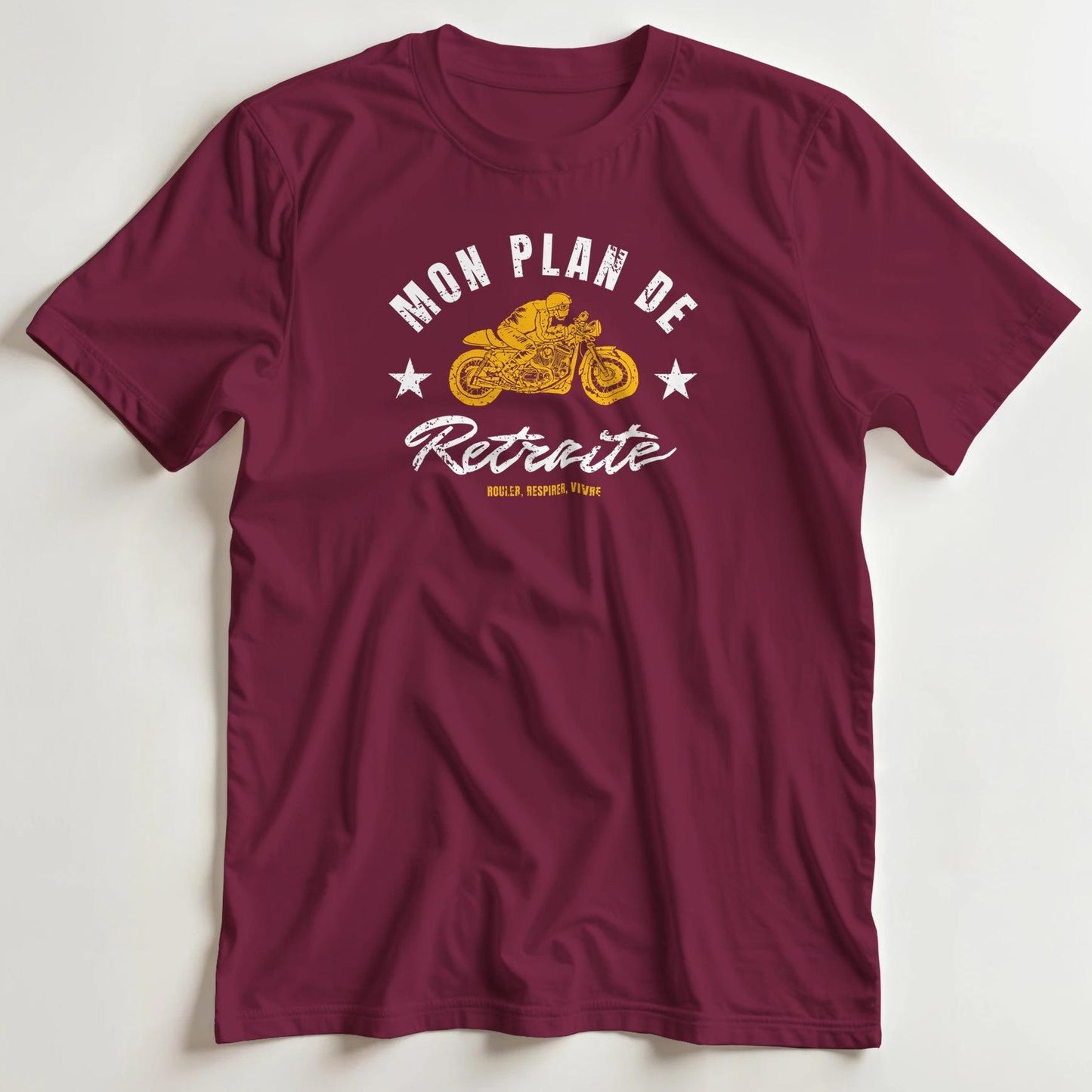 T-shirt en coupe unisexe et 100% coton en Bordeaux L imprimé avec un design Plan De Retraite T-Shirt .