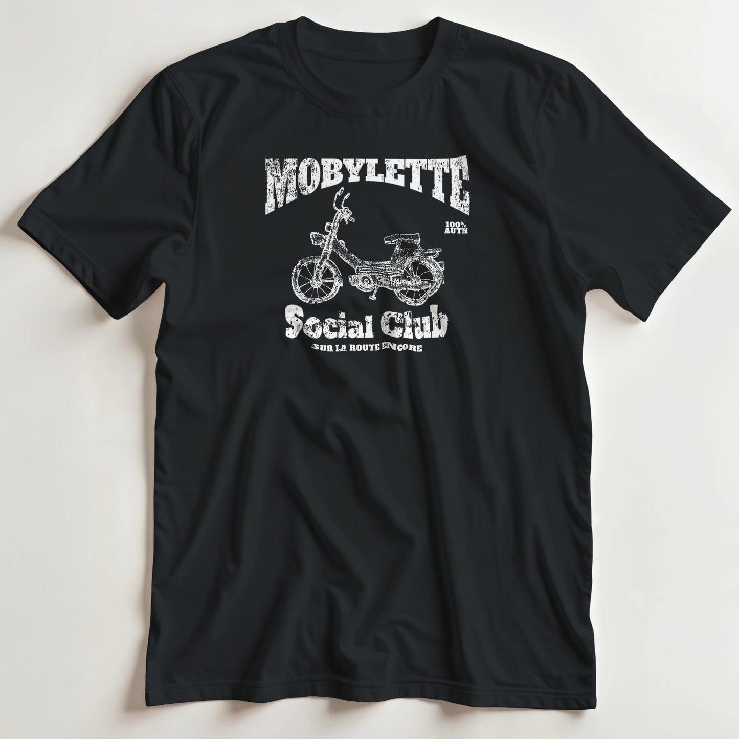 T-shirt en coupe unisexe et 100% coton en Noir L imprimé avec un design Mobylette Club T-Shirt .