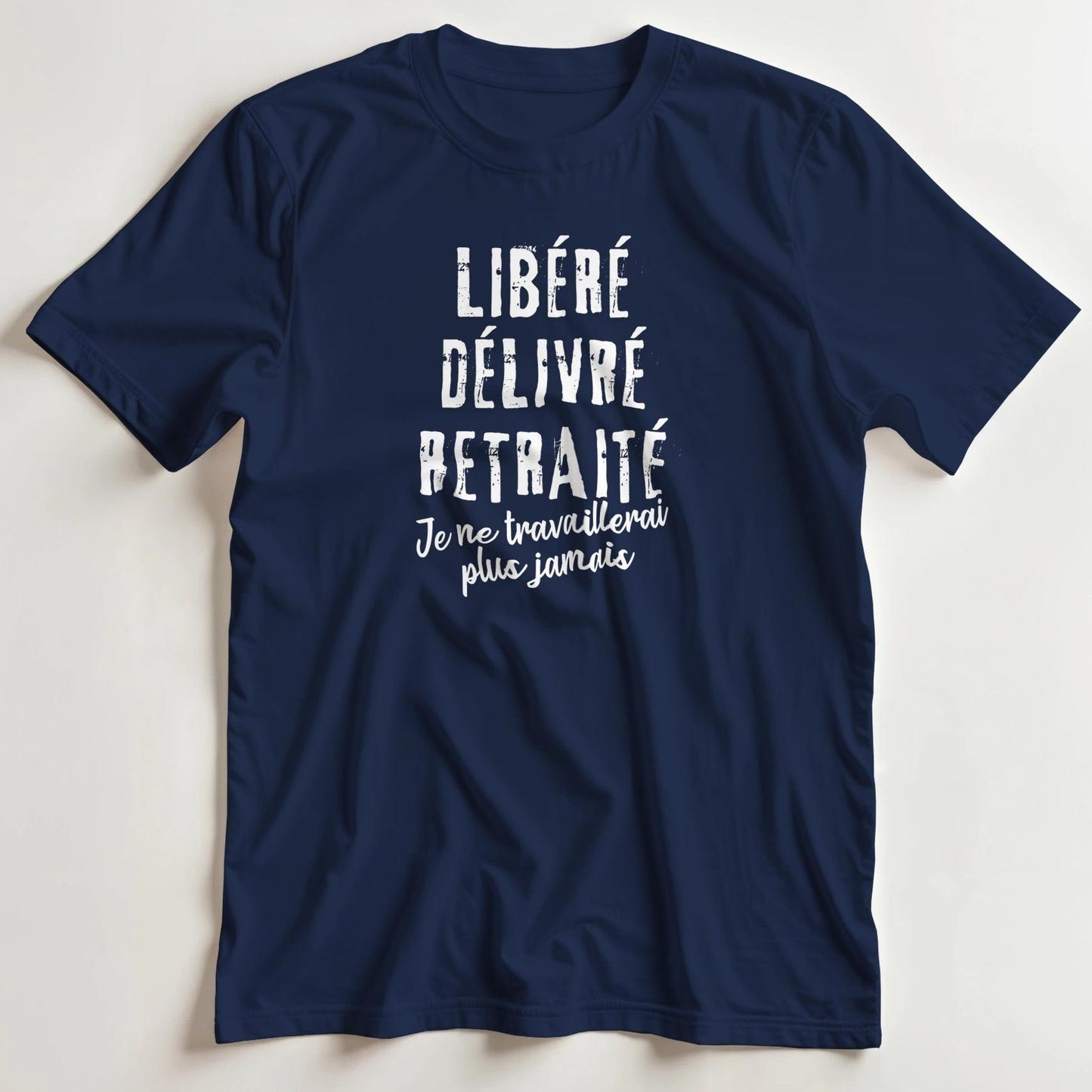 T-shirt en coupe unisexe et 100% coton en Marine L imprimé avec un design Libéré T-Shirt .