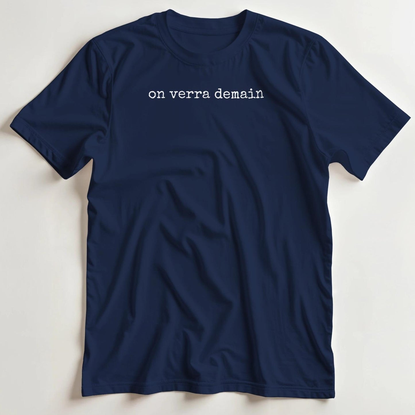 T-shirt en coupe unisexe et 100% coton en Marine S imprimé avec un design On Verra T-Shirt .