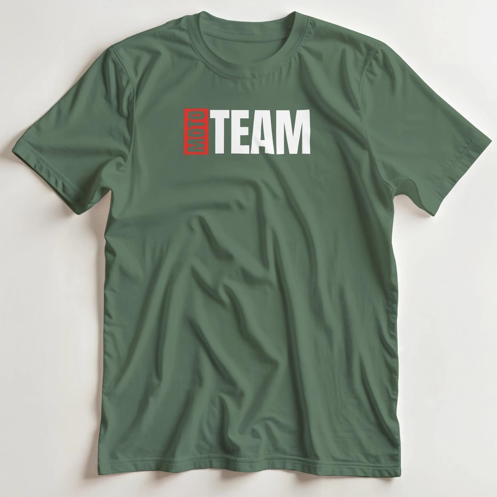 T-shirt en coupe unisexe et 100% coton en Vert Mil. S imprimé avec un design Moto Team T-Shirt .