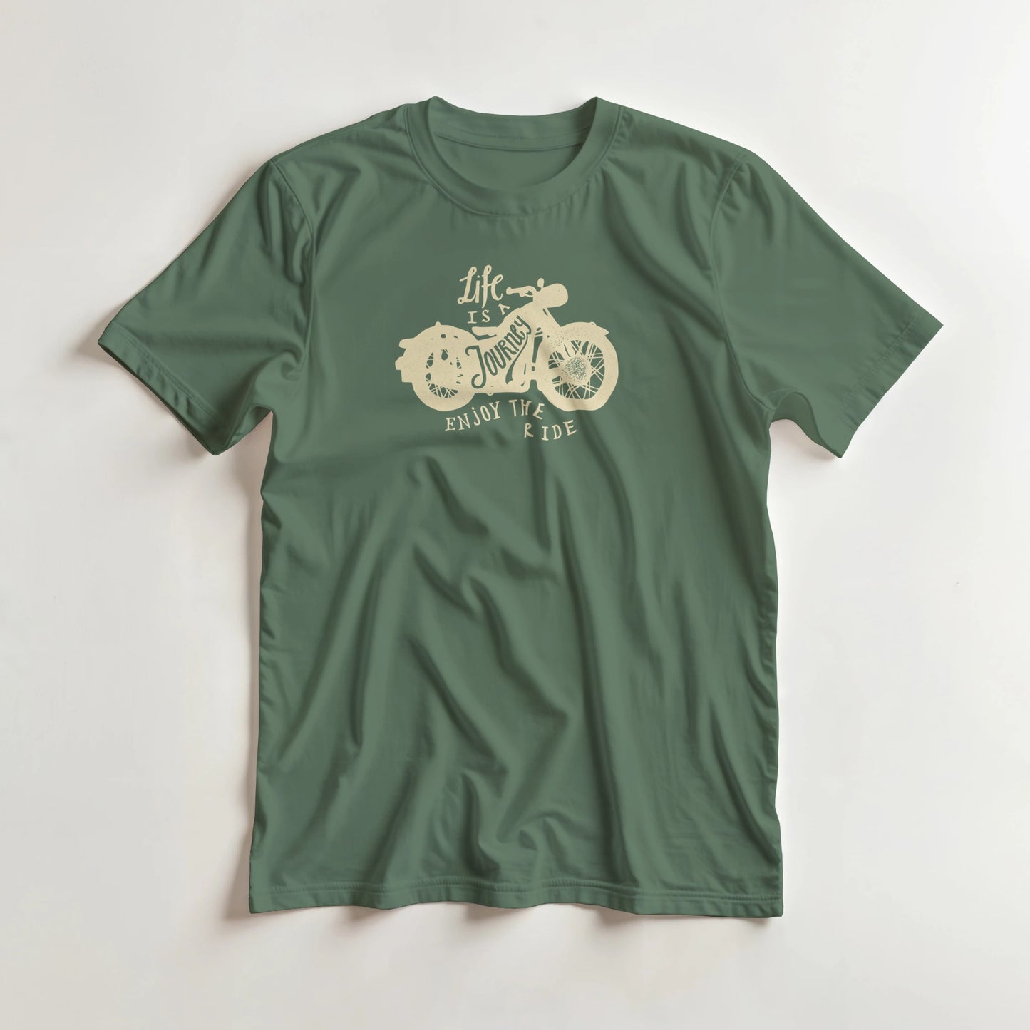 T-shirt en coupe unisexe et 100% coton en Vert Mil. M imprimé avec un design Life Is A Journey II T-Shirt .