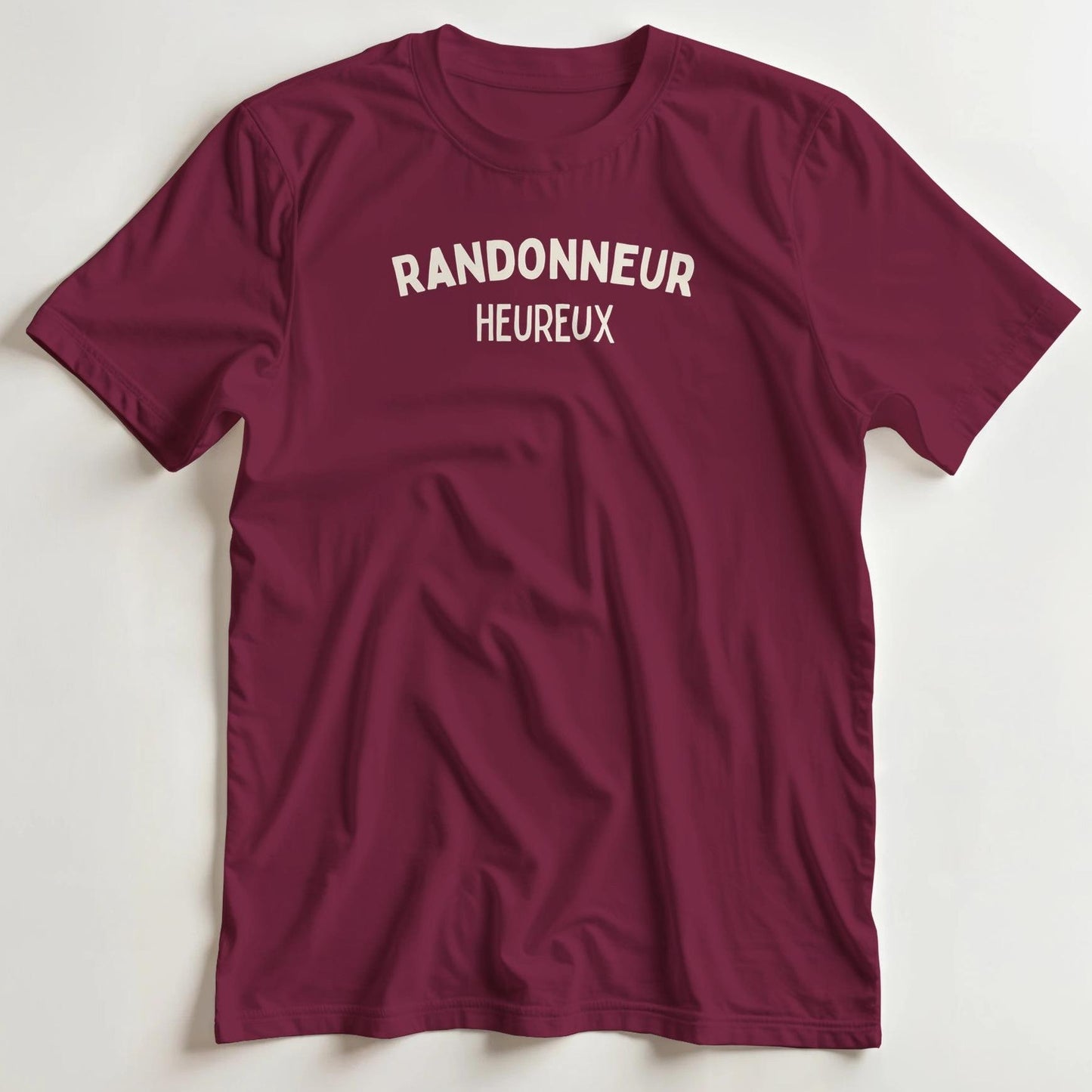 T-shirt en coupe unisexe et 100% coton en Bordeaux S imprimé avec un design Randonneur T-Shirt .