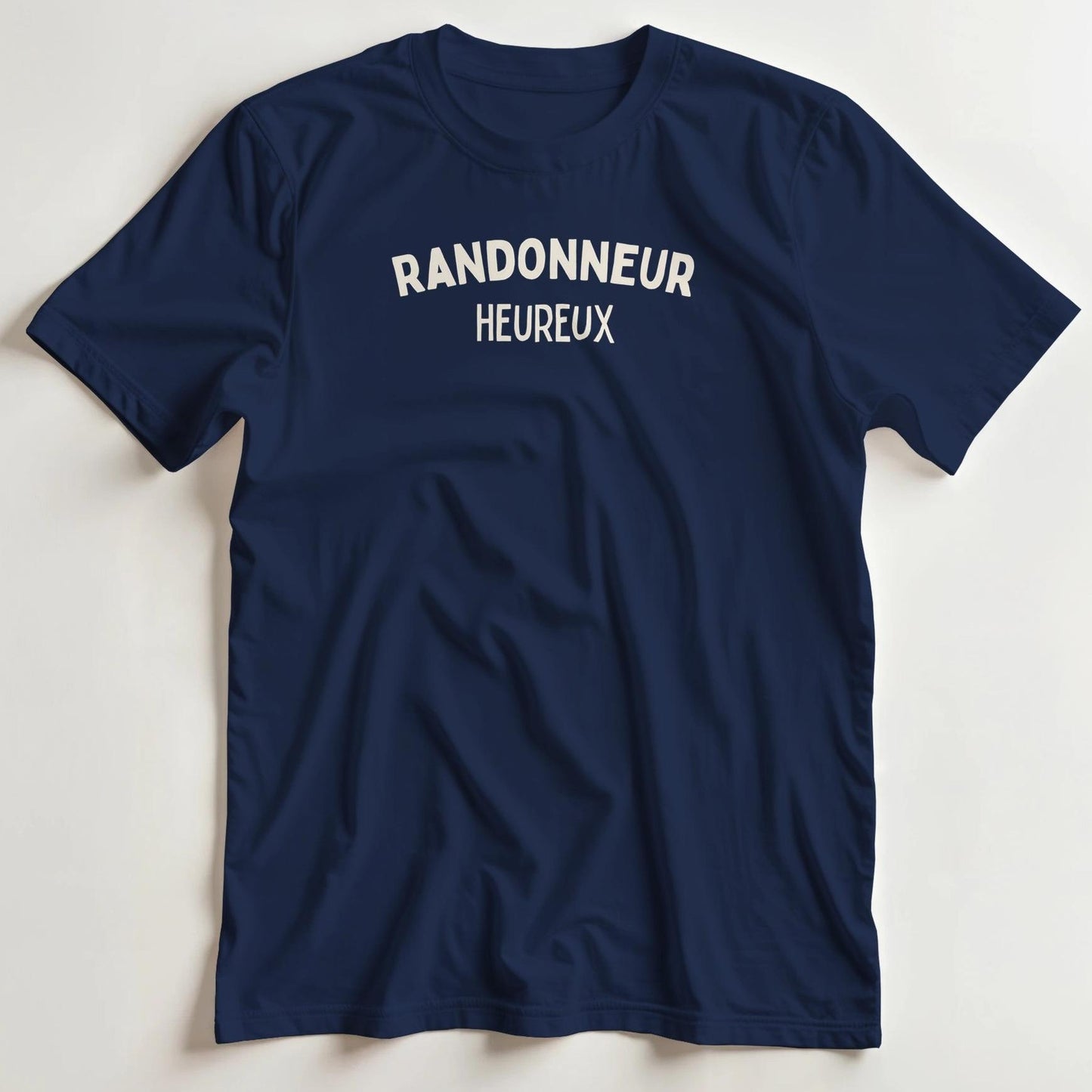 T-shirt en coupe unisexe et 100% coton en Marine S imprimé avec un design Randonneur T-Shirt .