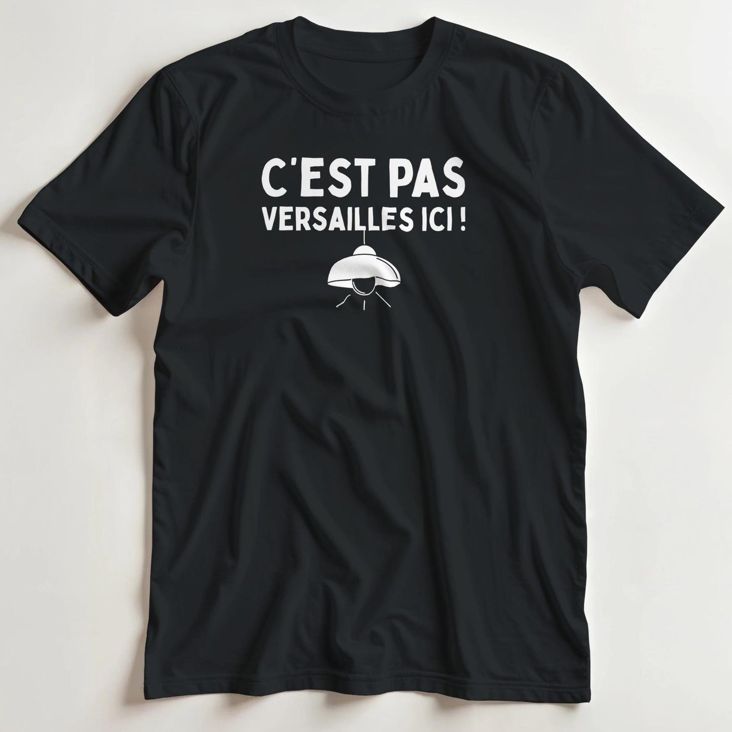 T-shirt en coupe unisexe et 100% coton en Noir L imprimé avec un design Versailles T-Shirt .