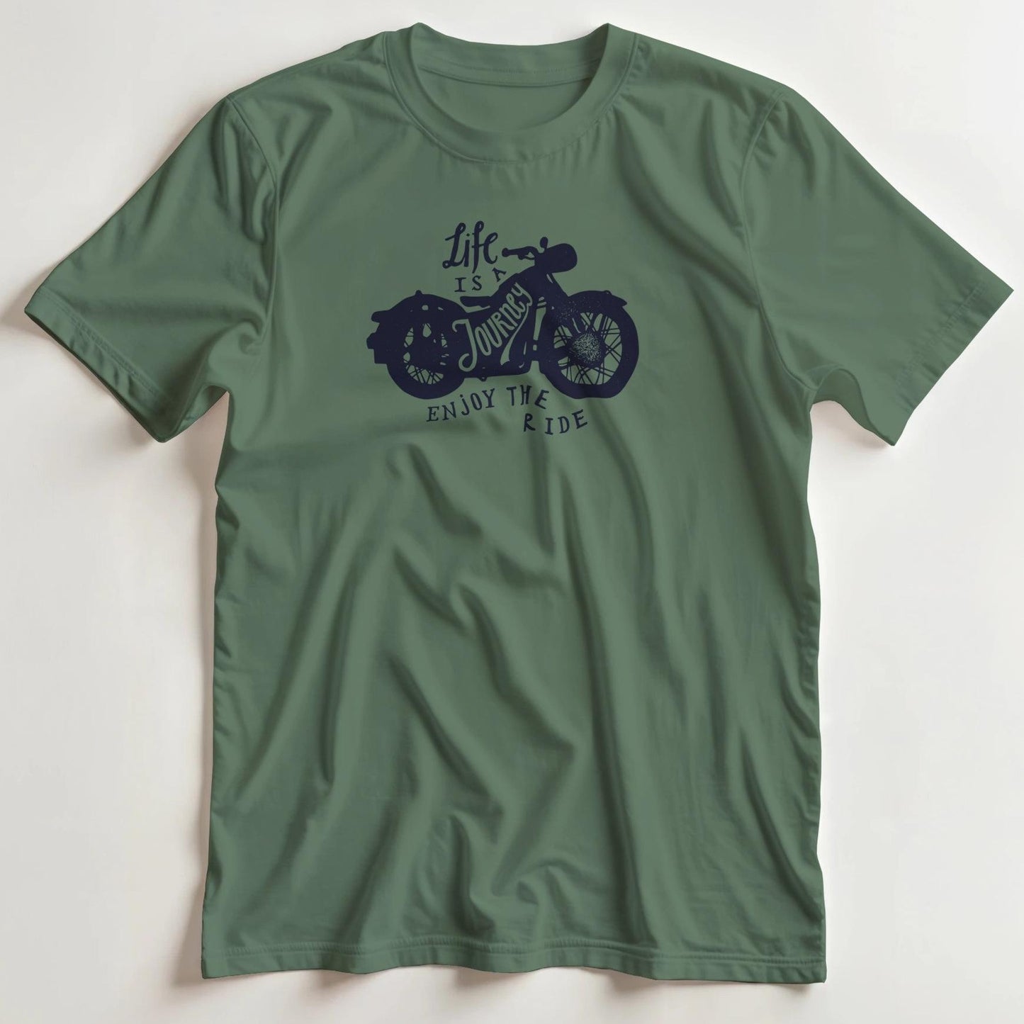 T-shirt en coupe unisexe et 100% coton en Vert Mil. XL imprimé avec un design Life Is A Journey Moto T-Shirt .