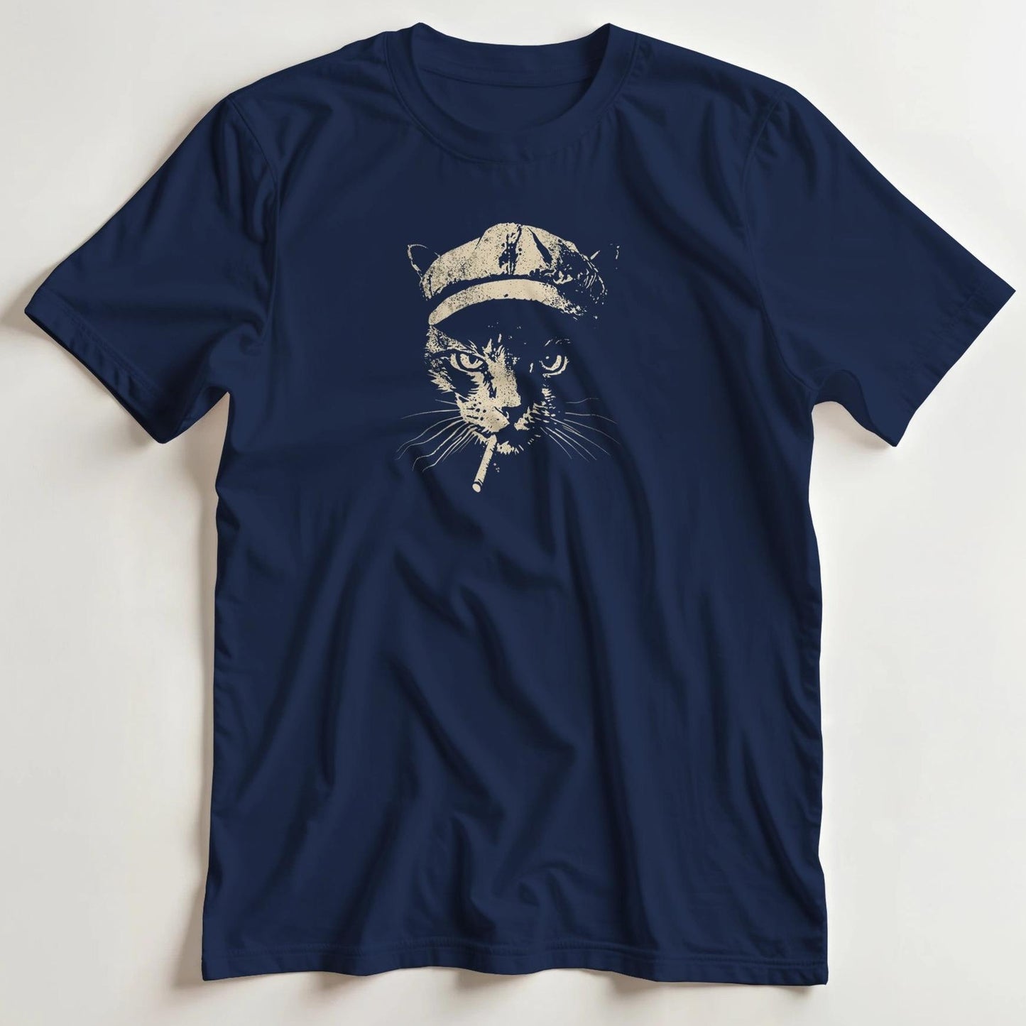 T-shirt en coupe unisexe et 100% coton en Navy imprimé avec un design Chat Vintage T-Shirt .