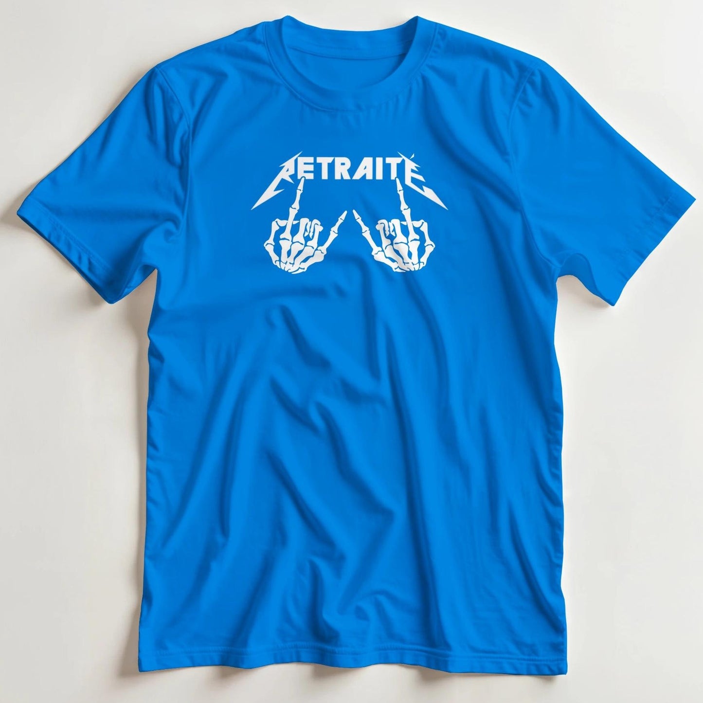 T-shirt en coupe unisexe et 100% coton en Royal M imprimé avec un design Retraité Rock T-Shirt .
