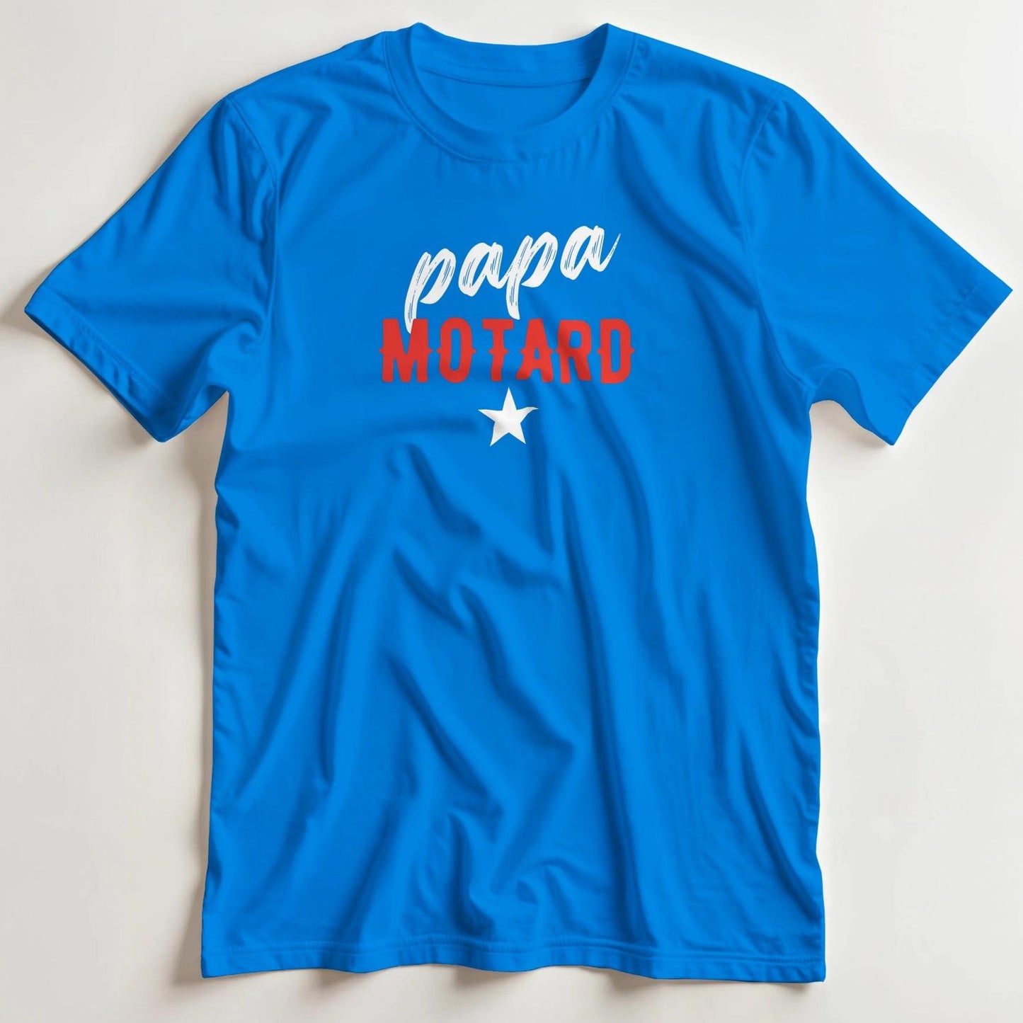 T-shirt en coupe unisexe et 100% coton en Royal S imprimé avec un design Papa Motard T-Shirt .