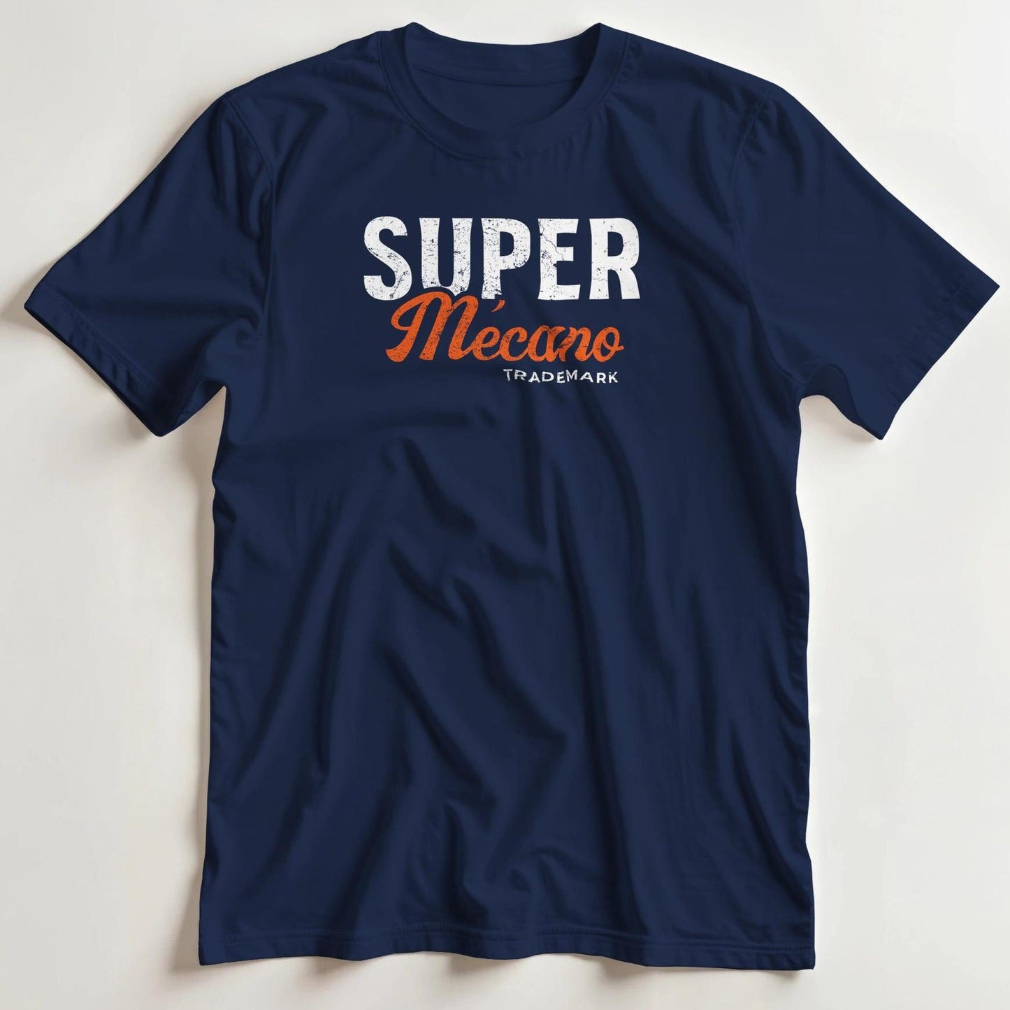 T-shirt en coupe unisexe et 100% coton en Marine L imprimé avec un design Super Mécano T-Shirt .