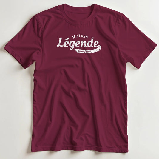 T-shirt en coupe unisexe et 100% coton en Bordeaux S imprimé avec un design Légende Apparel T-Shirt .