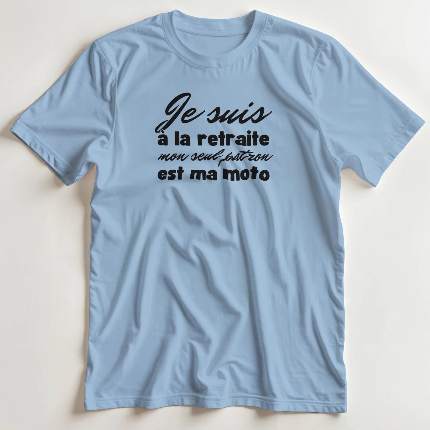 T-shirt en coupe unisexe et 100% coton en Light Blue 3XL imprimé avec un design À La Retraite Noir T-Shirt .