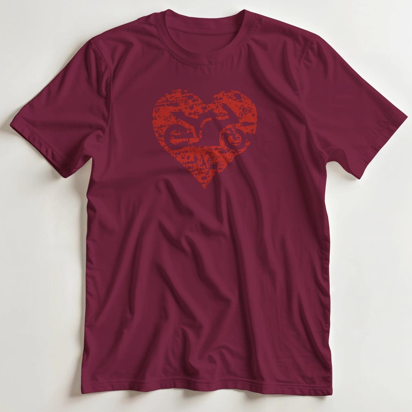 T-shirt en coupe unisexe et 100% coton en Bordeaux L imprimé avec un design Moto et Cœur T-Shirt .