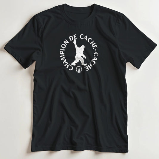 T-shirt en coupe unisexe et 100% coton en Noir S imprimé avec un design Cache-Cache T-Shirt .