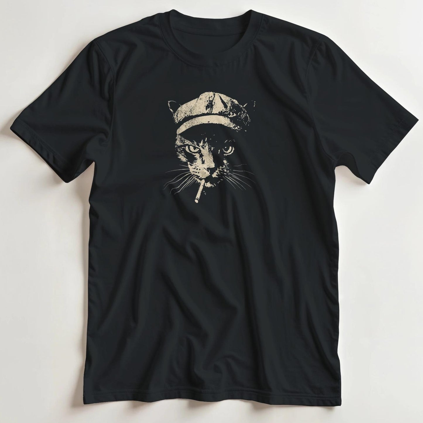 T-shirt en coupe unisexe et 100% coton en Black imprimé avec un design Chat Vintage T-Shirt .
