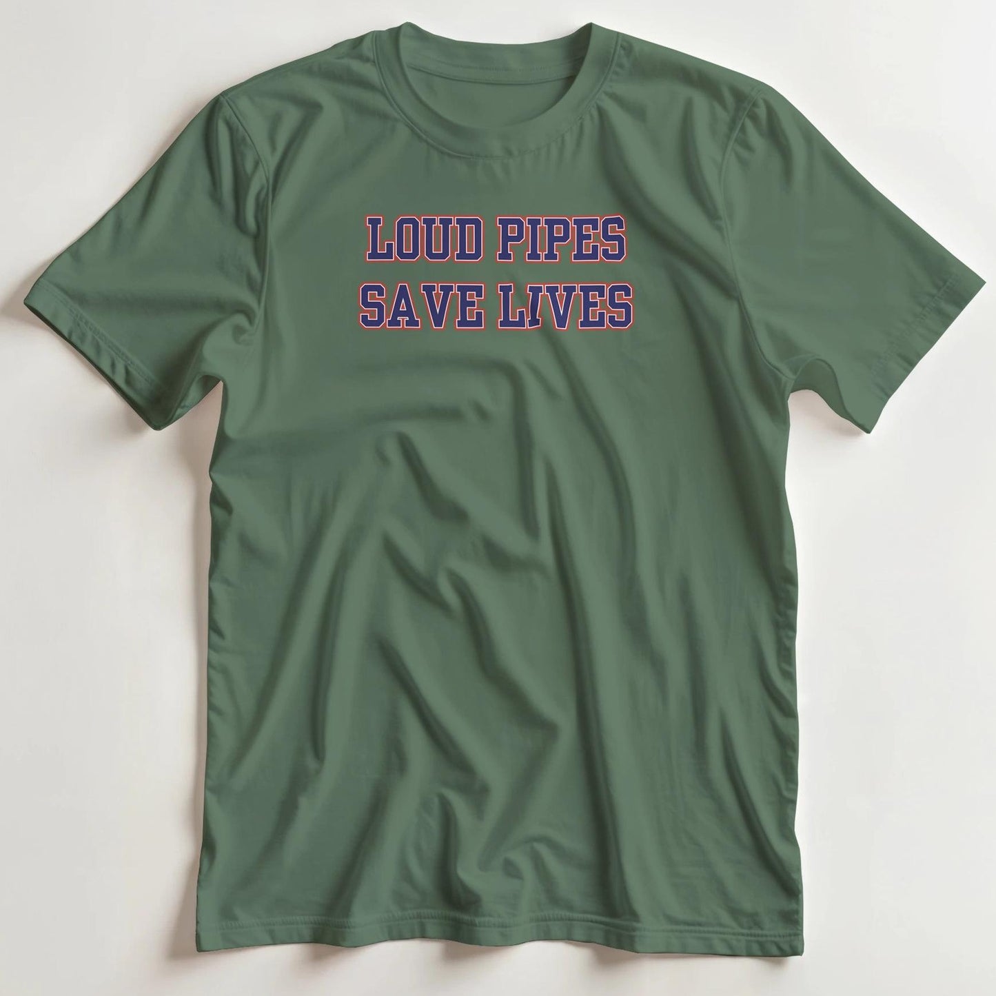 T-shirt en coupe unisexe et 100% coton en Vert Mil. imprimé avec un design Loud Pipes T-Shirt .