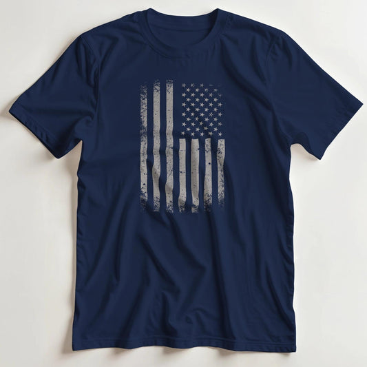 T-shirt en coupe unisexe et 100% coton en Marine S imprimé avec un design USA Flag Retro T-Shirt .