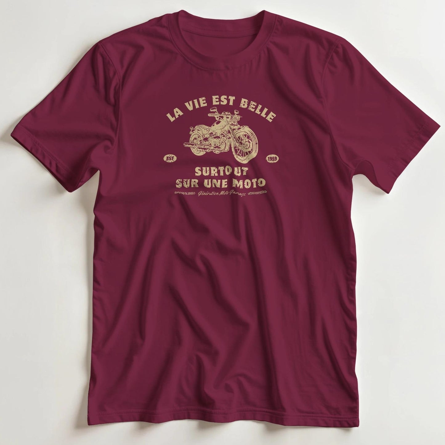 T-shirt en coupe unisexe et 100% coton en Bordeaux XL imprimé avec un design La Vie Est Belle Moto T-Shirt .