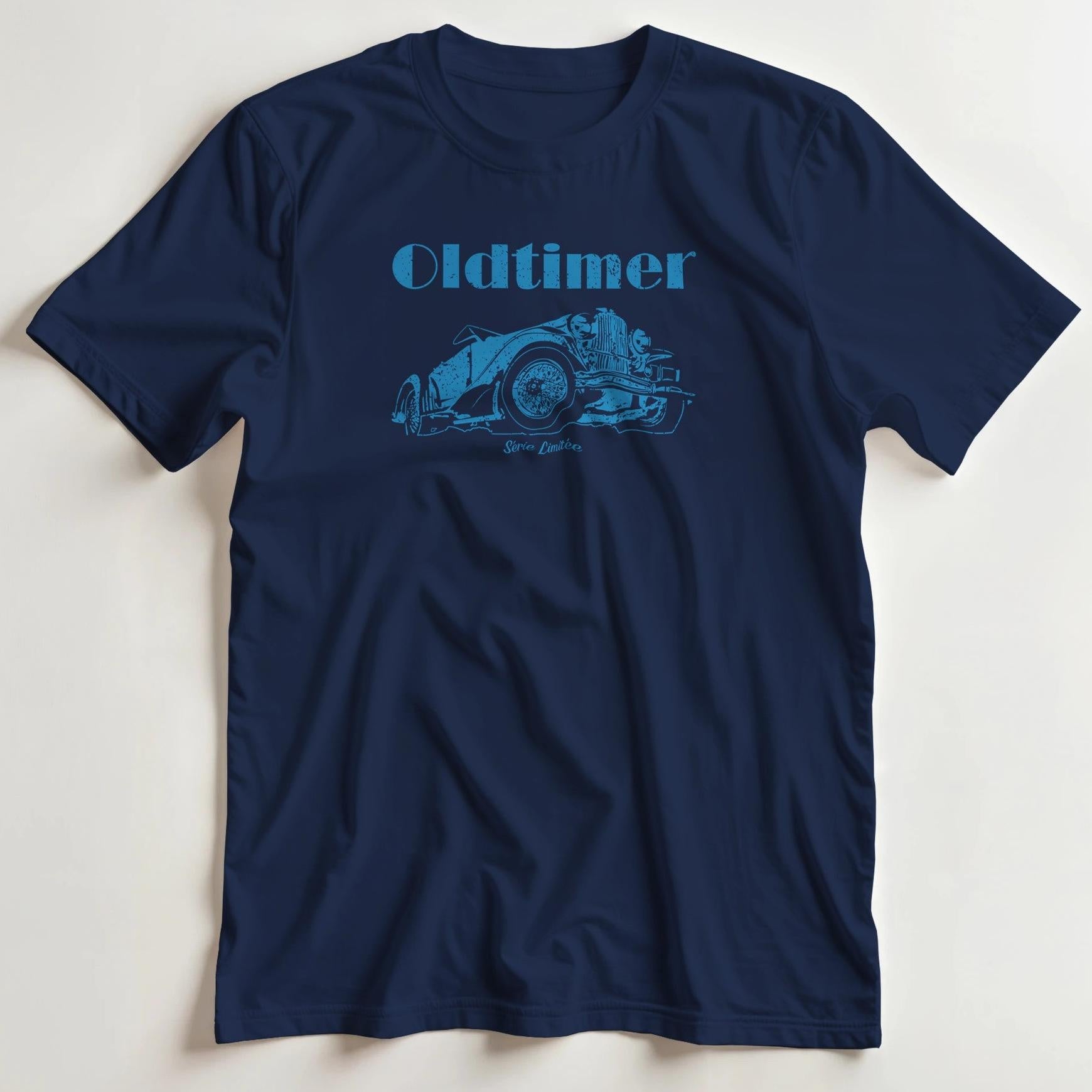 T-shirt en coupe unisexe et 100% coton en Marine S imprimé avec un design Oldtimer T-Shirt .