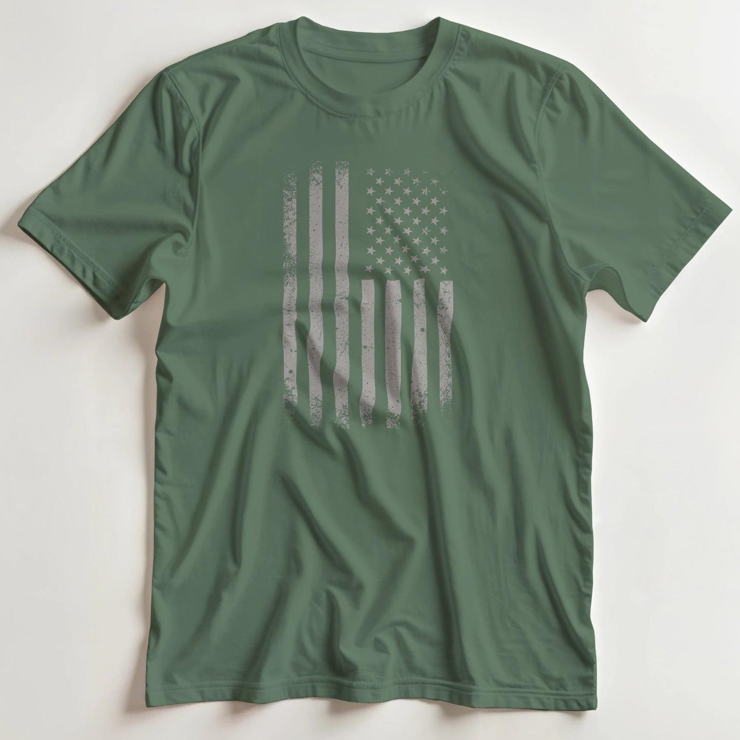 T-shirt en coupe unisexe et 100% coton en Vert Mil. 3XL imprimé avec un design USA Flag Retro T-Shirt .