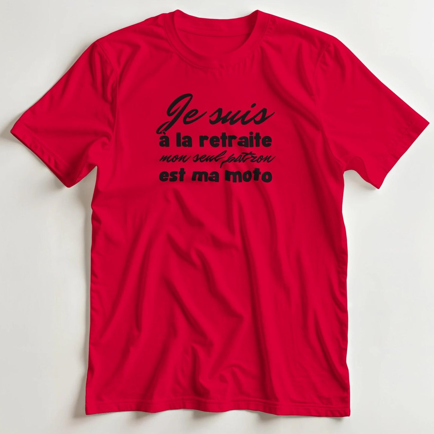 T-shirt en coupe unisexe et 100% coton en Rouge L imprimé avec un design À La Retraite Noir T-Shirt .