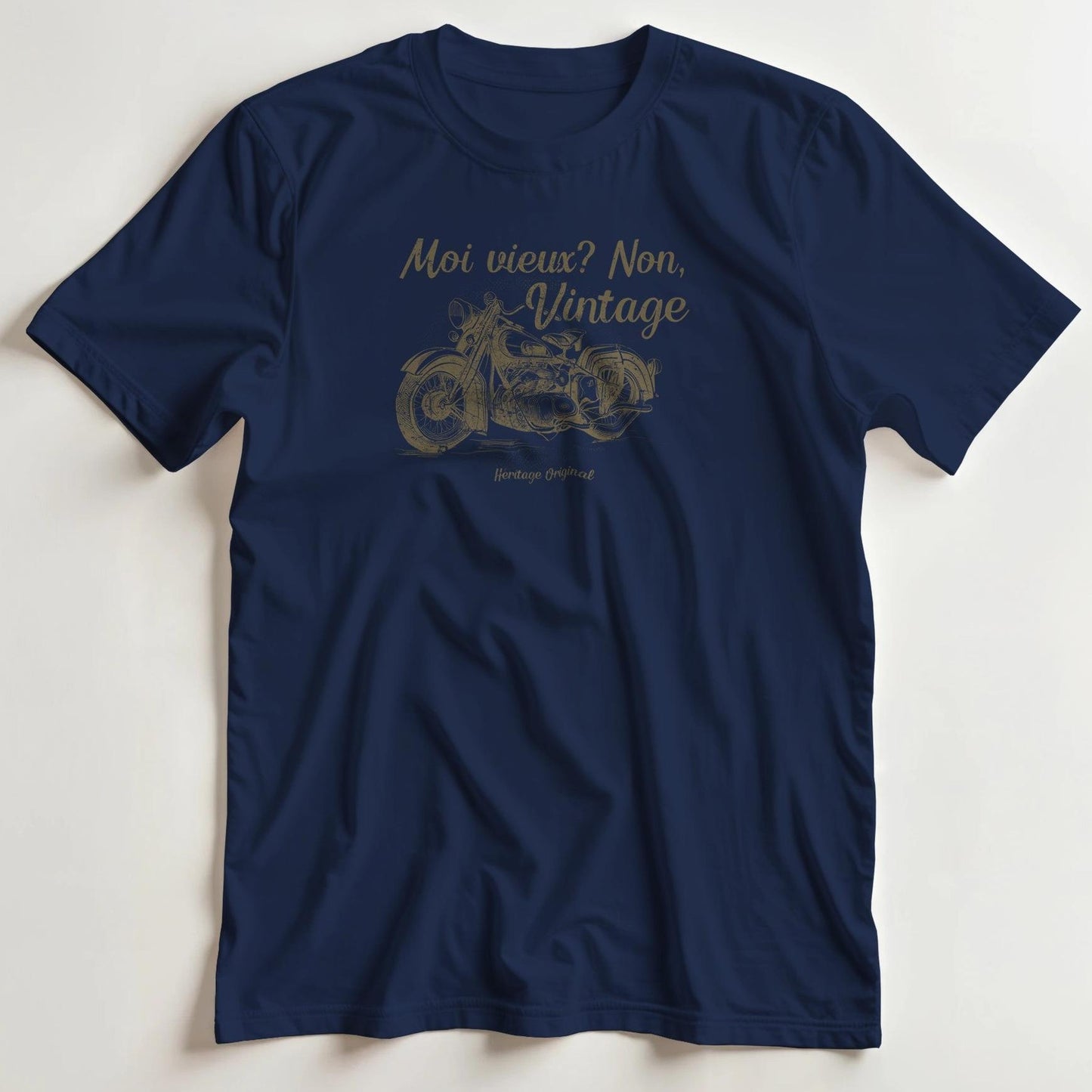 T-shirt en coupe unisexe et 100% coton en Marine L imprimé avec un design Non, Vintage Moto T-Shirt .