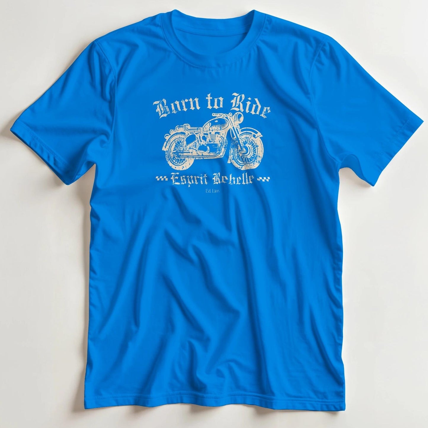 T-shirt en coupe unisexe et 100% coton en Royal M imprimé avec un design Rebelle T-Shirt .