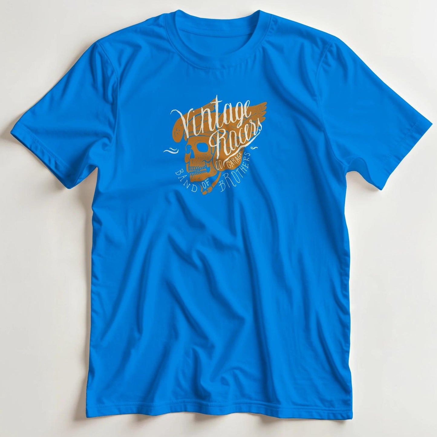 T-shirt en coupe unisexe et 100% coton en Royal XL imprimé avec un design Vintage Racers Moto T-Shirt .