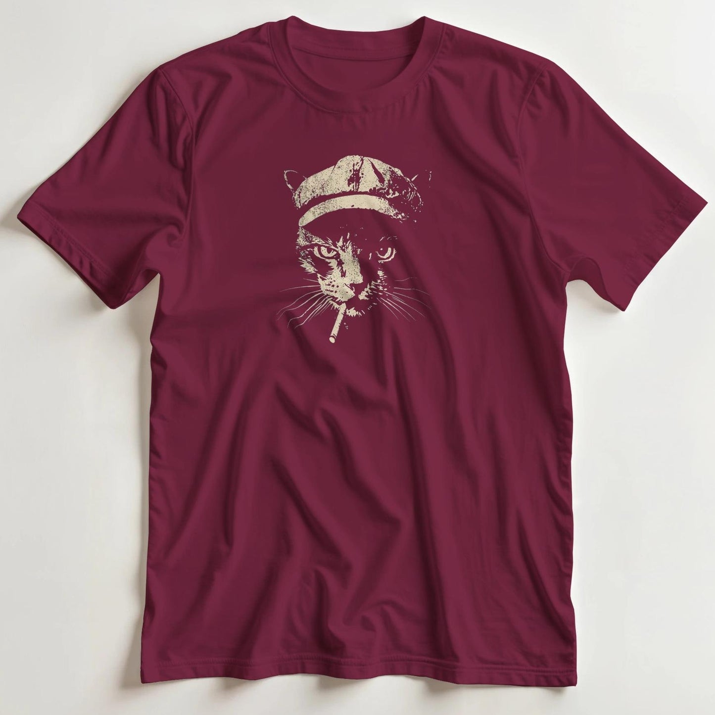 T-shirt en coupe unisexe et 100% coton en Maroon imprimé avec un design Chat Vintage T-Shirt .