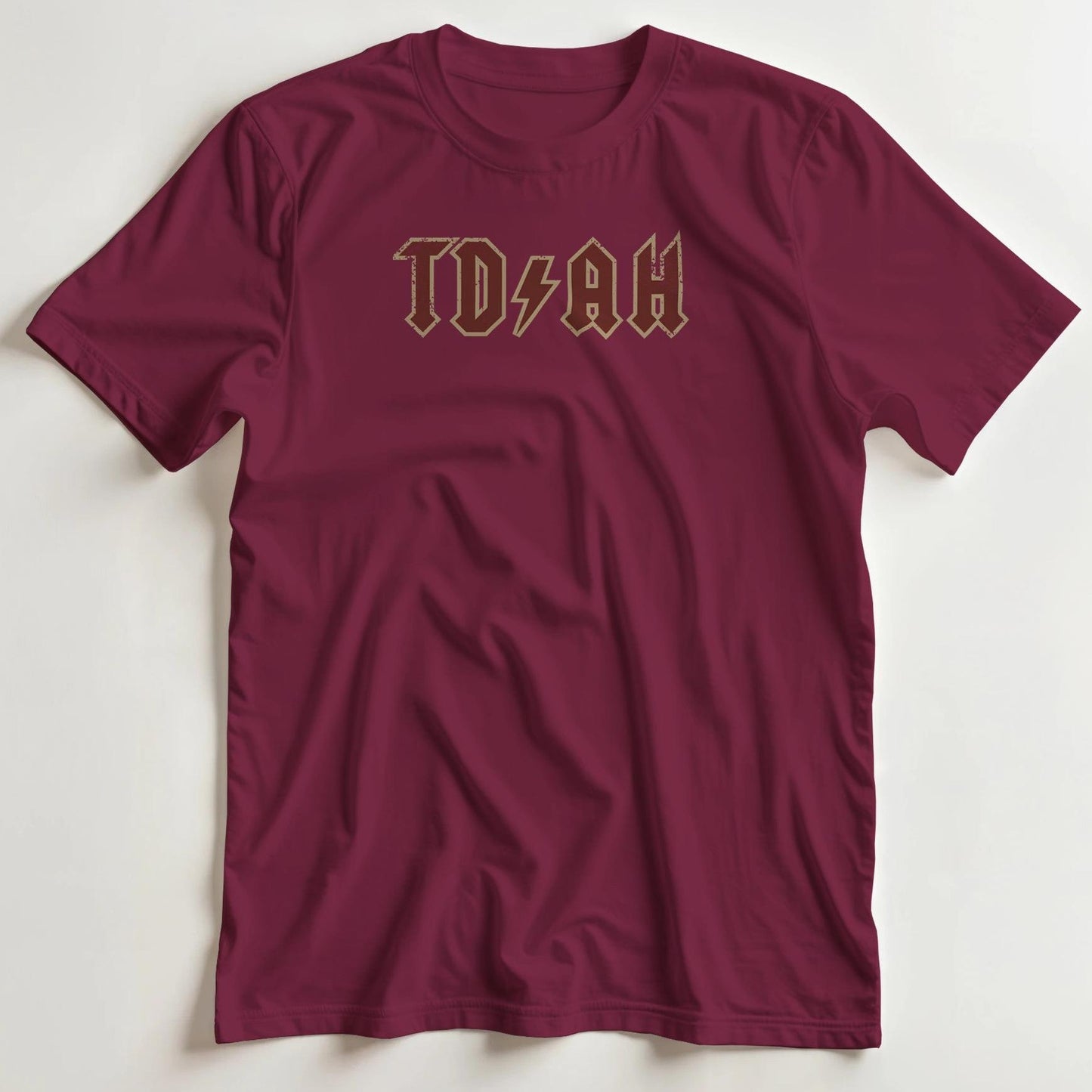 T-shirt en coupe unisexe et 100% coton en Bordeaux imprimé avec un design TDAH Rock T-Shirt .