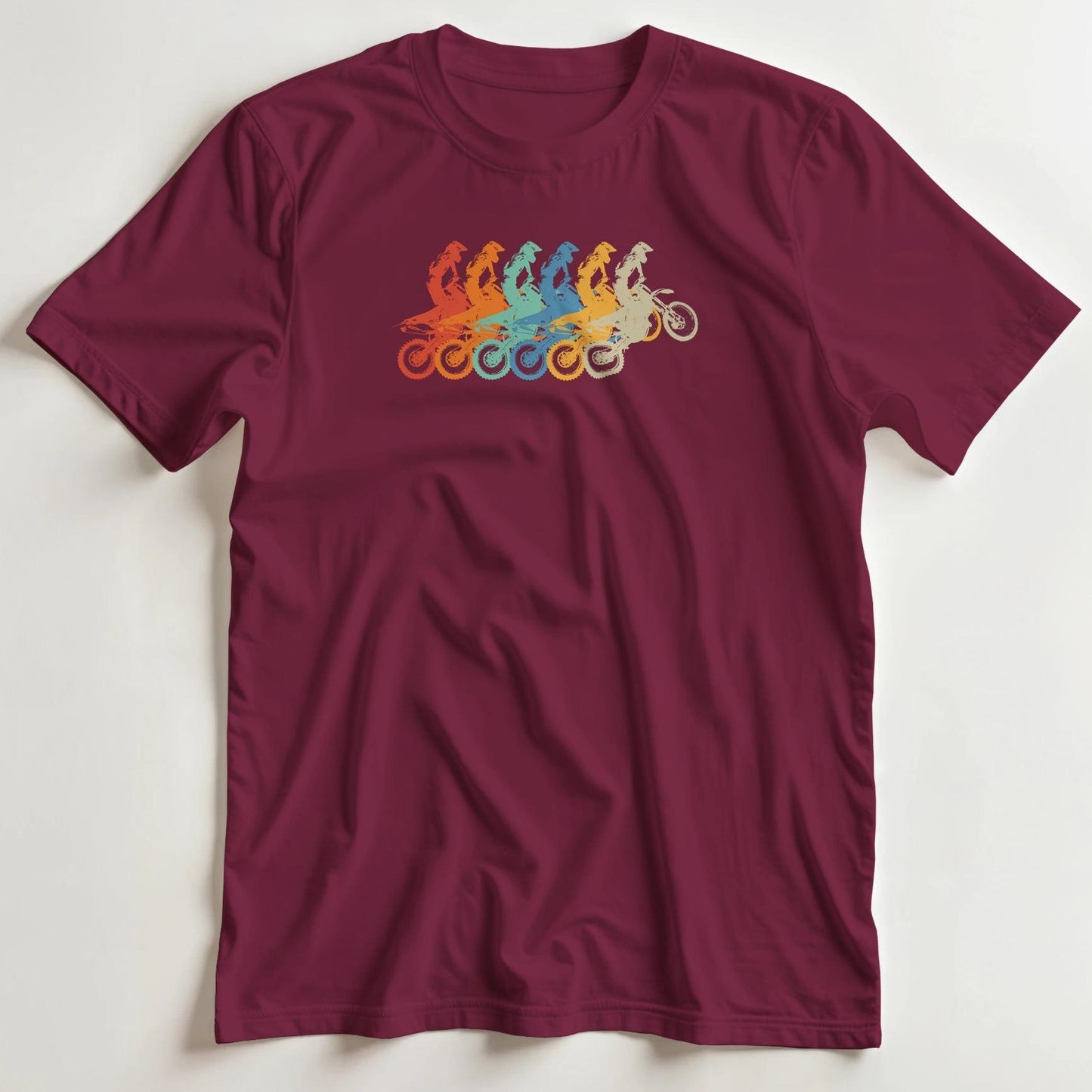 T-shirt en coupe unisexe et 100% coton en Bordeaux L imprimé avec un design Motocross Arc-en-Ciel T-Shirt .