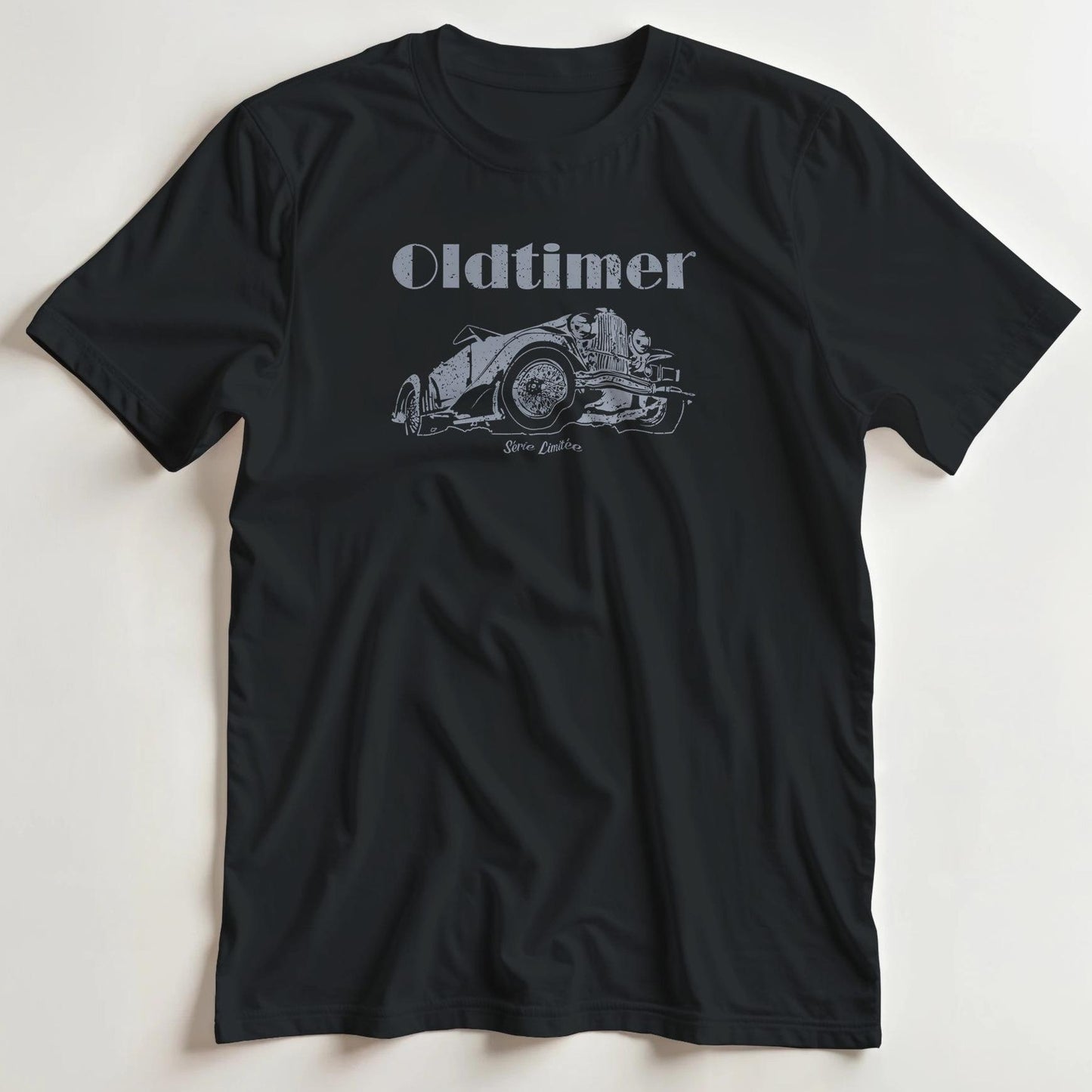 T-shirt en coupe unisexe et 100% coton en Noir S imprimé avec un design Oldtimer T-Shirt .
