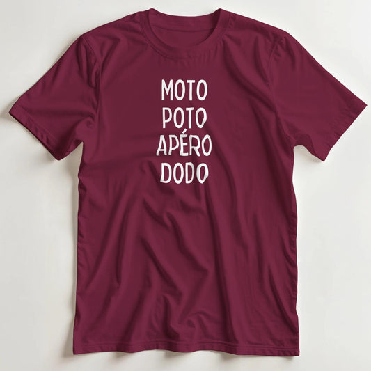 T-shirt en coupe unisexe et 100% coton en Bordeaux S imprimé avec un design Moto Poto Apéro Dodo T-Shirt .