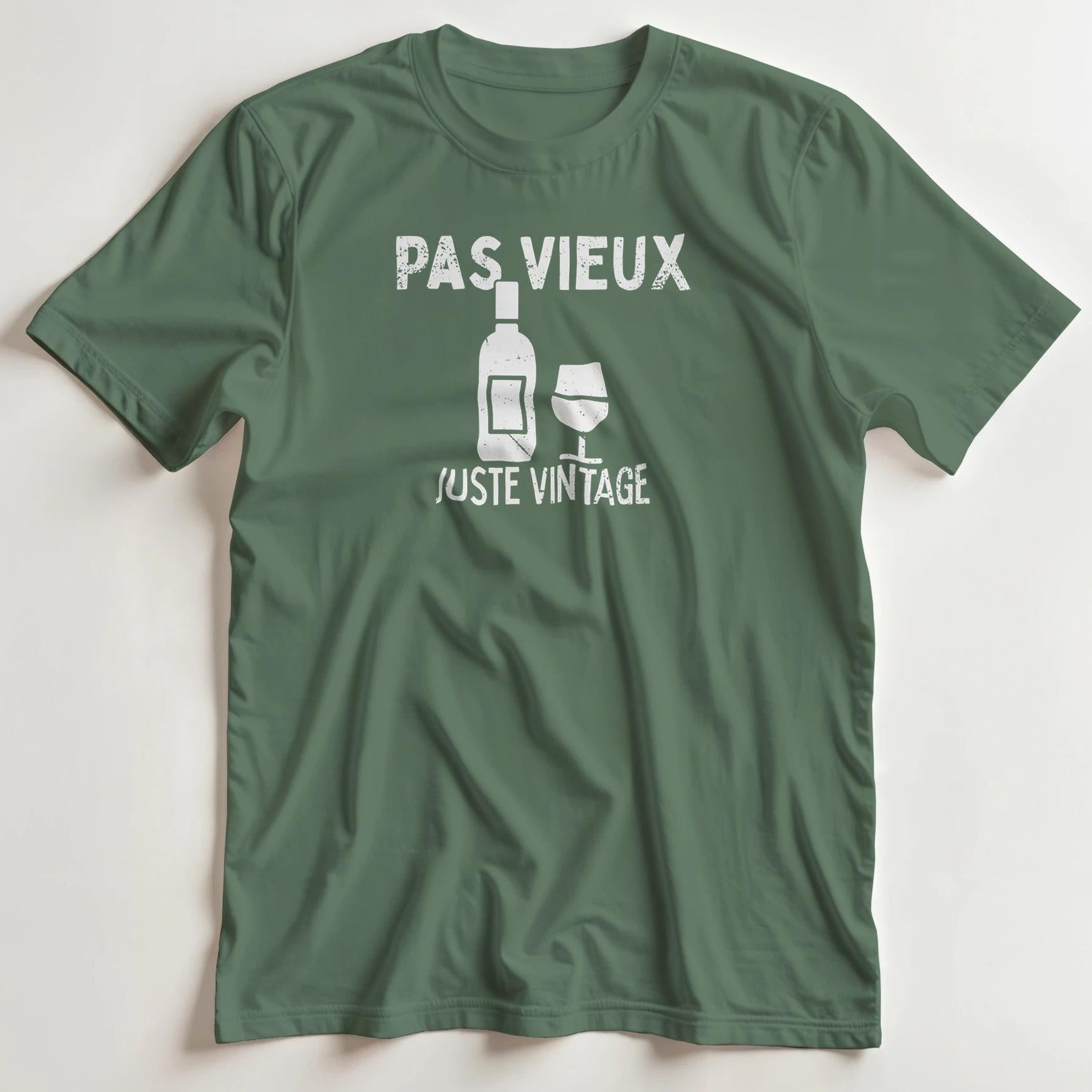 T-shirt en coupe unisexe et 100% coton en Vert Mil. S imprimé avec un design Juste Vintage T-Shirt .