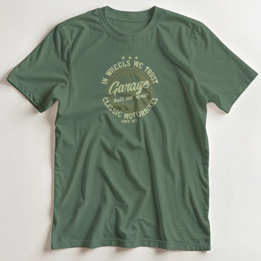 T-shirt en coupe unisexe et 100% coton en Vert Mil. S imprimé avec un design Wheels We Trust T-Shirt .
