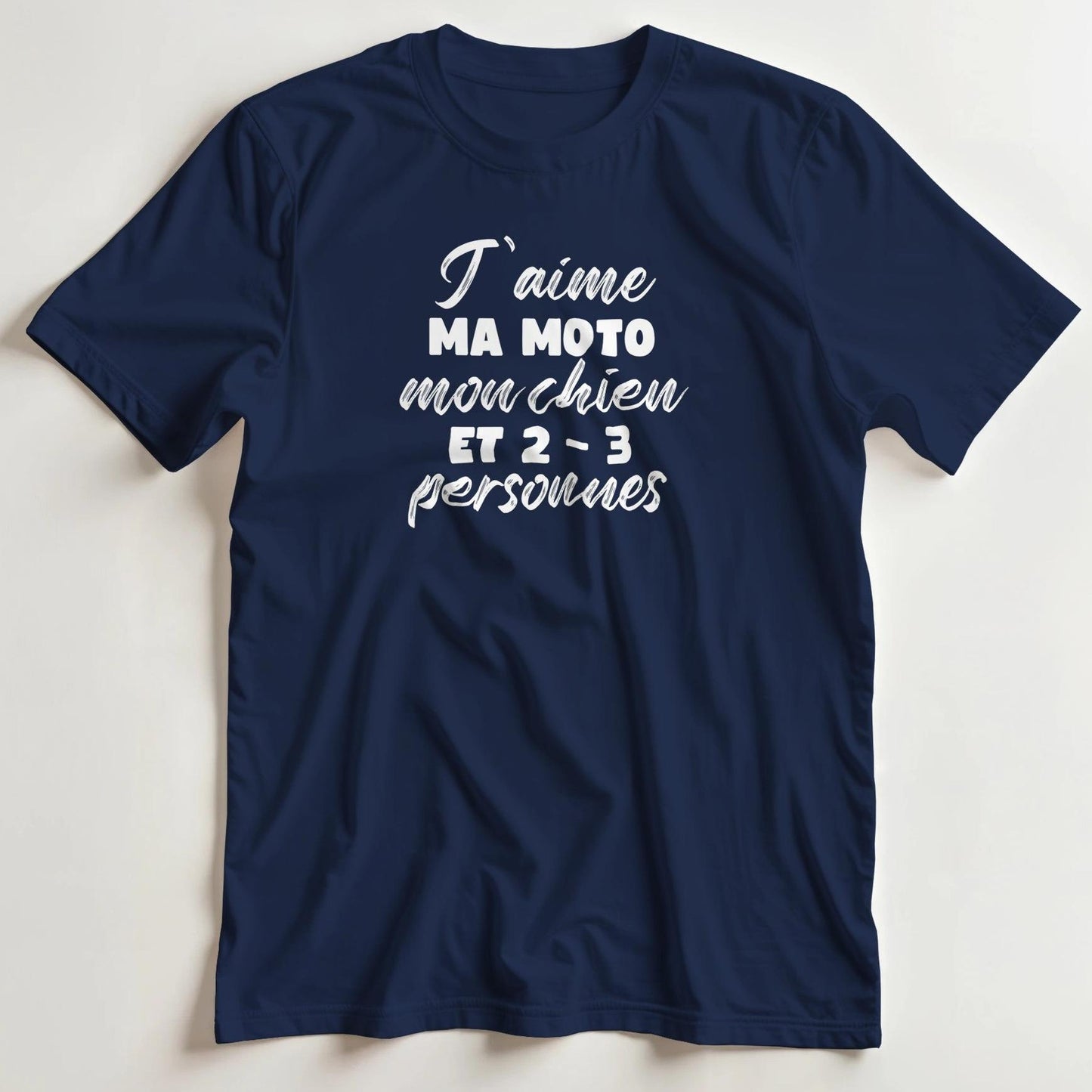 T-shirt en coupe unisexe et 100% coton en Marine S imprimé avec un design Ma Moto Mon Chien T-Shirt .