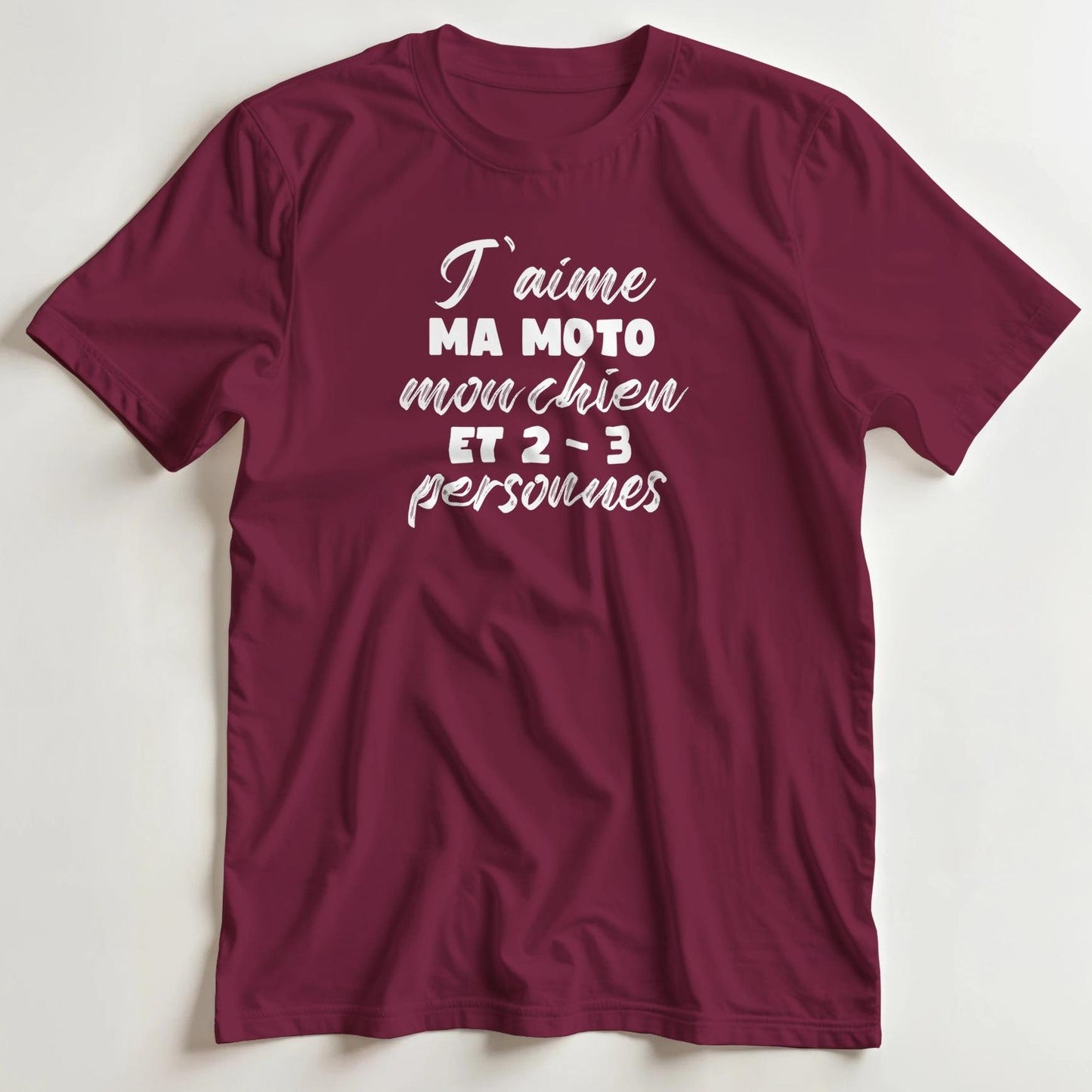 T-shirt en coupe unisexe et 100% coton en Bordeaux M imprimé avec un design Ma Moto Mon Chien T-Shirt .