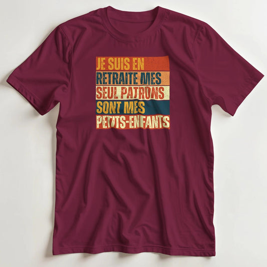 T-shirt en coupe unisexe et 100% coton en Bordeaux S imprimé avec un design En Retraite Petits-Enfants Vintage T-Shirt .