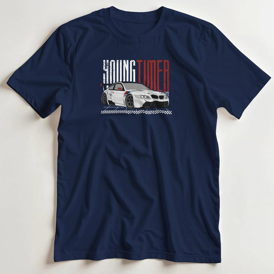 T-shirt en coupe unisexe et 100% coton en Marine S imprimé avec un design Youngtimer T-Shirt .