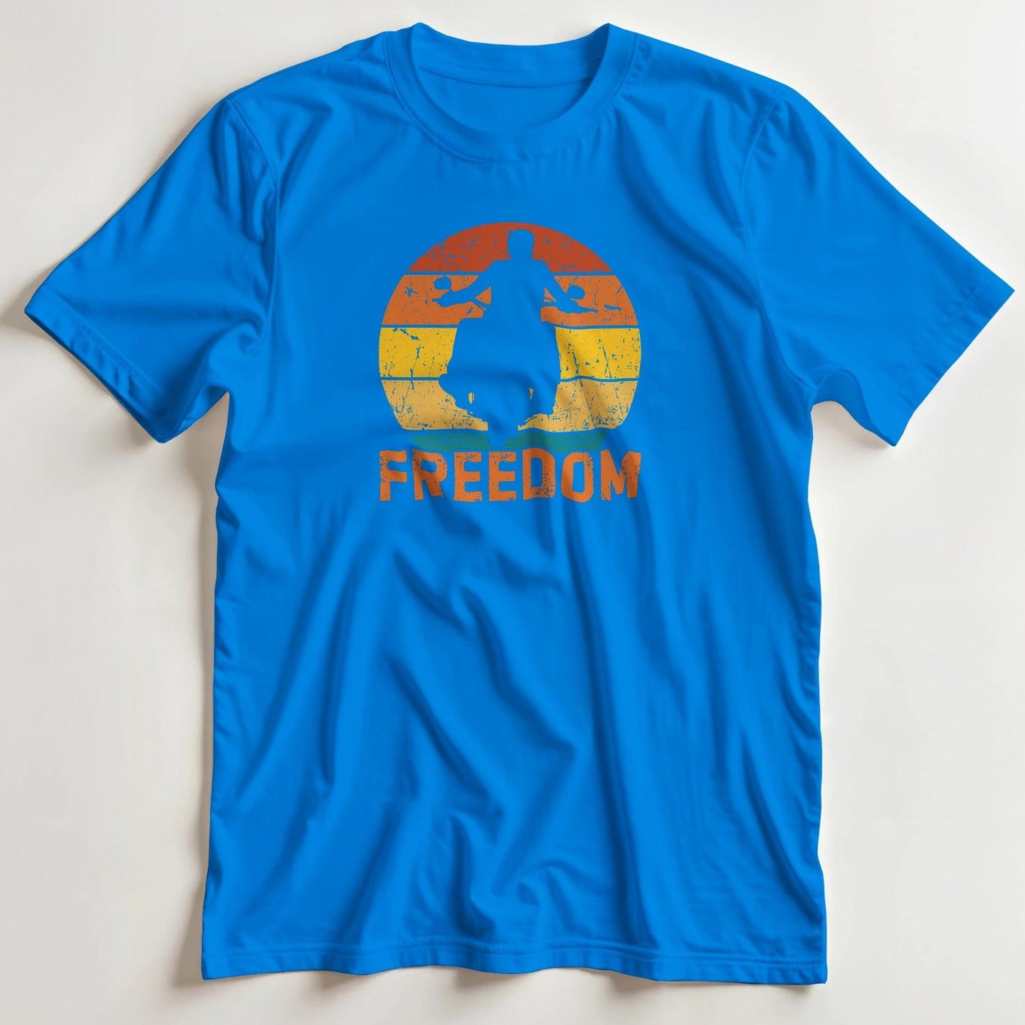 T-shirt en coupe unisexe et 100% coton en Royal L imprimé avec un design Freedom T-Shirt .