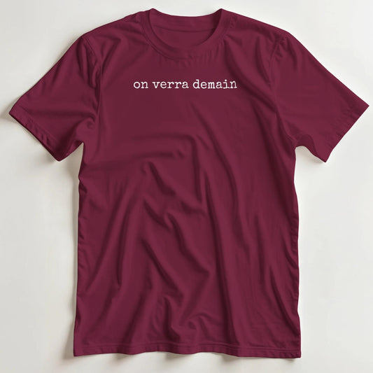 T-shirt en coupe unisexe et 100% coton en Bordeaux S imprimé avec un design On Verra T-Shirt .