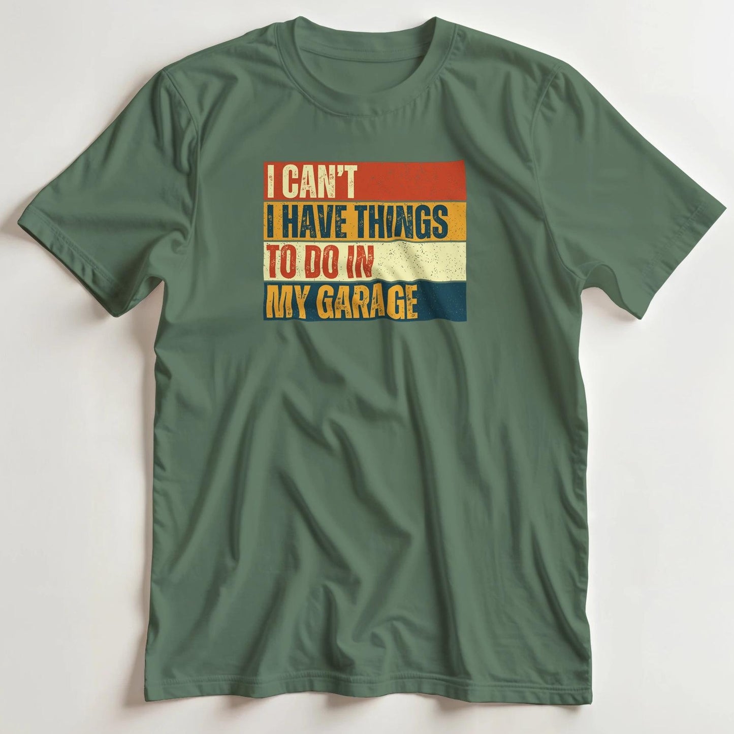 T-shirt en coupe unisexe et 100% coton en Vert Mil. 2XL imprimé avec un design I Can't Garage Vintage T-Shirt .