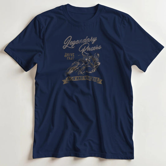 T-shirt en coupe unisexe et 100% coton en Navy S imprimé avec un design Iron T-Shirt .