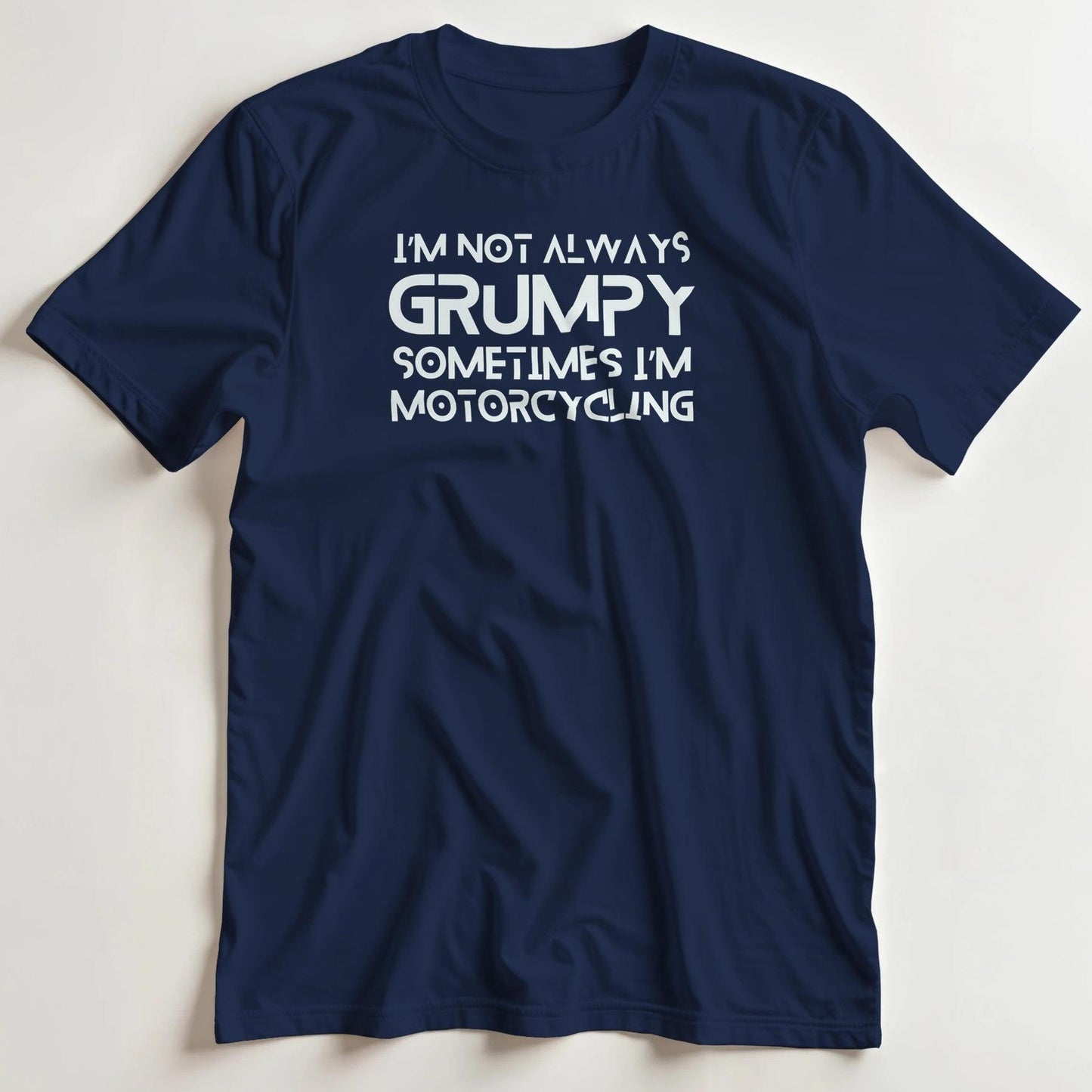 T-shirt en coupe unisexe et 100% coton en Marine S imprimé avec un design Grumpy T-Shirt .