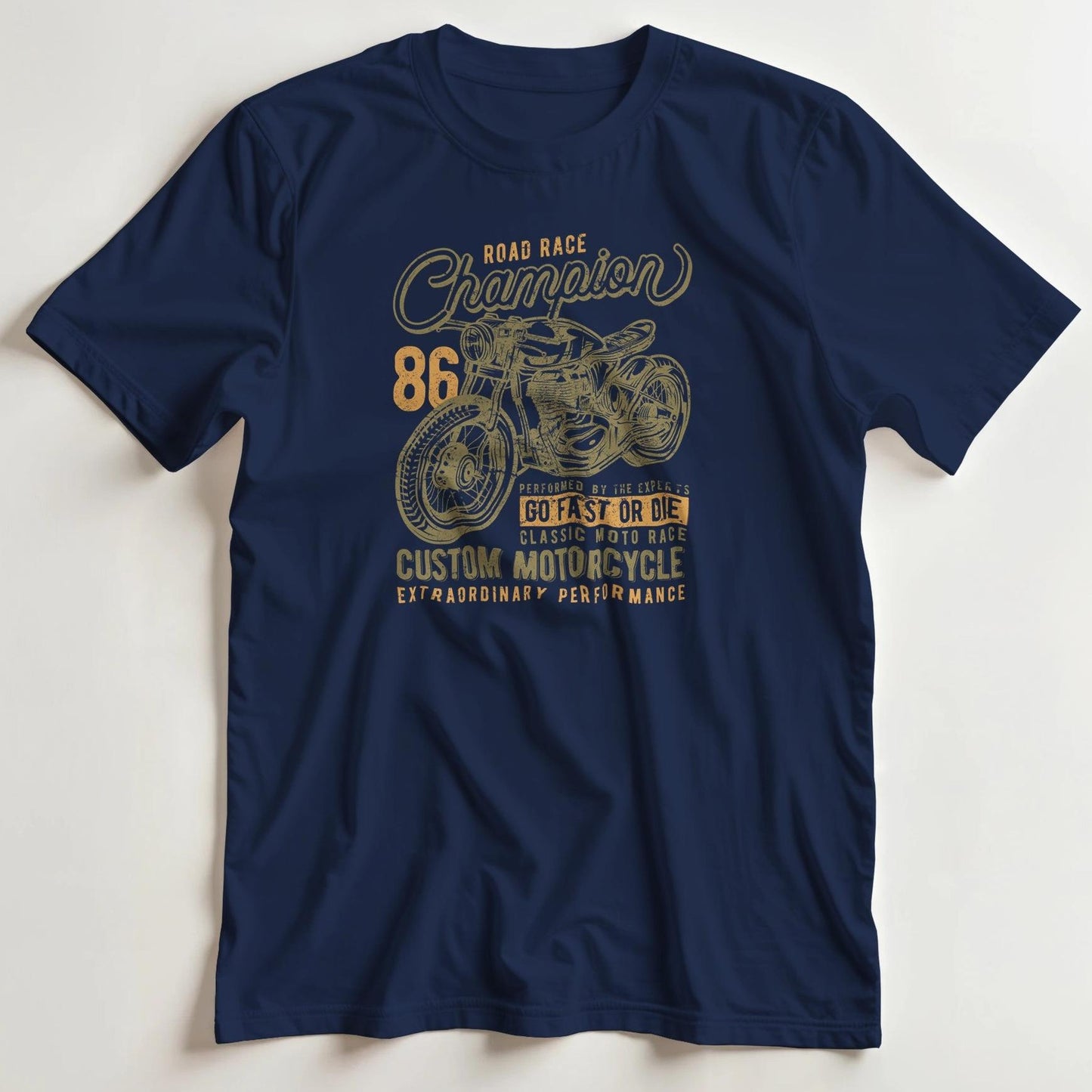 T-shirt en coupe unisexe et 100% coton en Navy imprimé avec un design Champion 86 T-Shirt .